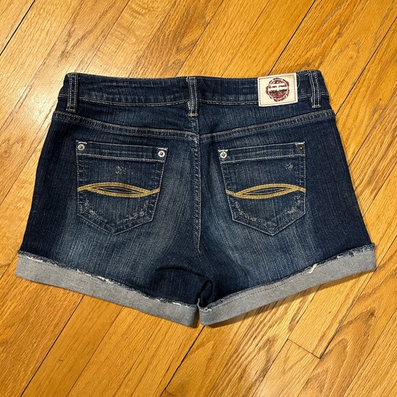 T Five dark distressed cuffed size 7 shorts - Picture 3 of 6